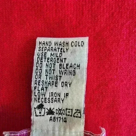 Quacker Factory /Red Jeweled Beaded Rhinestone V Neck Knit Top/ Women's Plus 1X - Picture 6 of 6